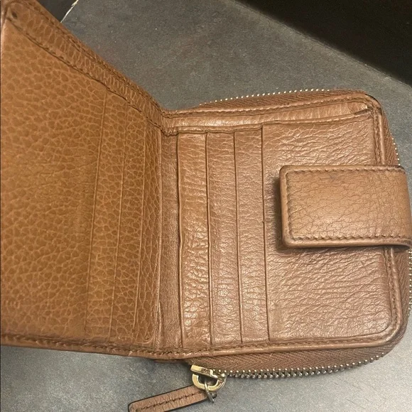 Gucci Tan and Brown Monogram Wallet - Picture 2 of 4